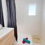 Merlyne 7 * سانت جيل كروا دي فيي
